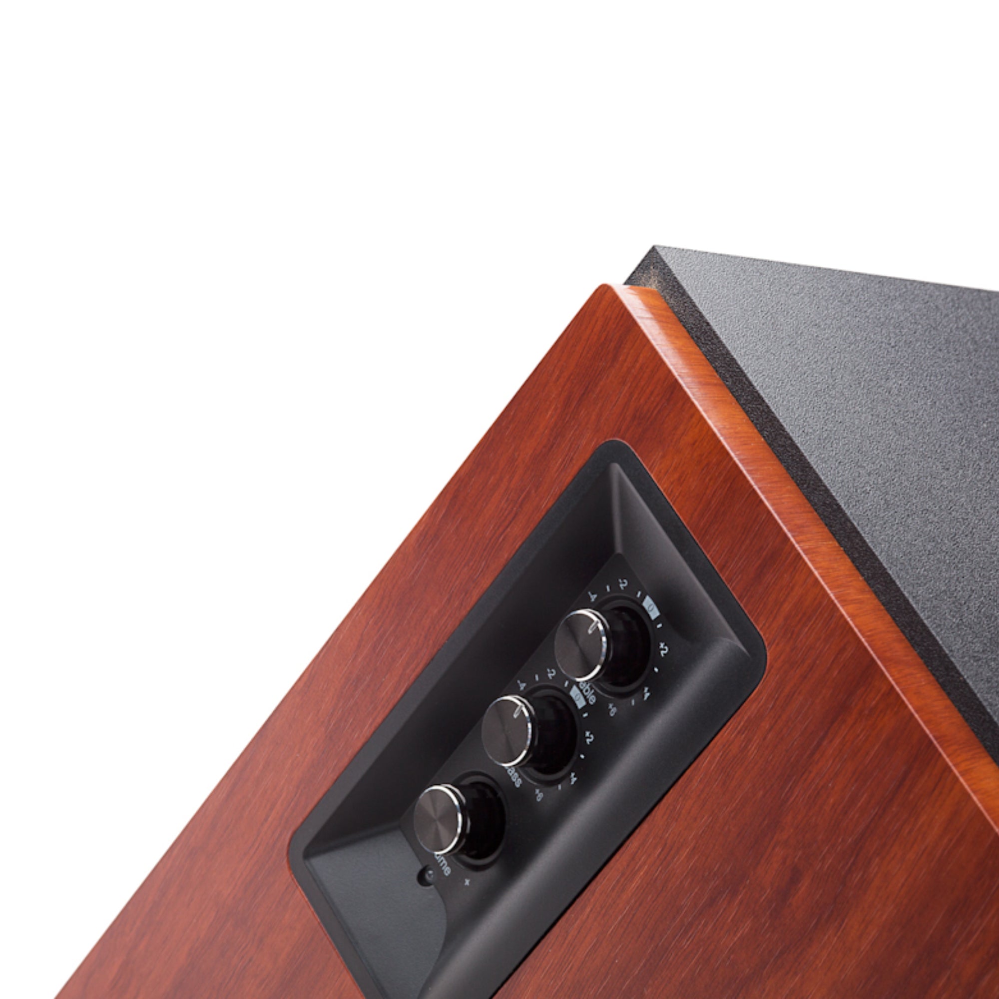 R1700BT Bluetooth 2.0 Bookshelf Speakers