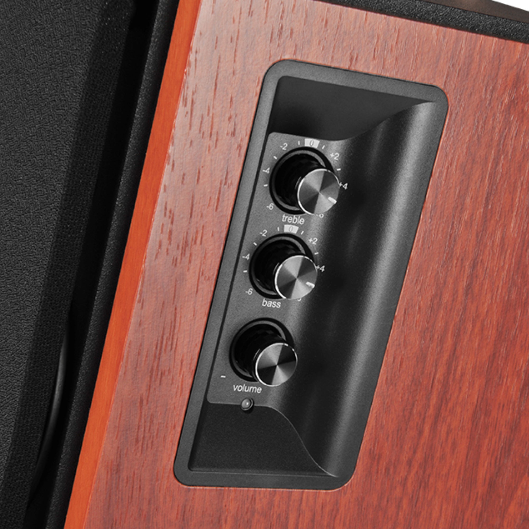 R1700BT Bluetooth 2.0 Bookshelf Speakers