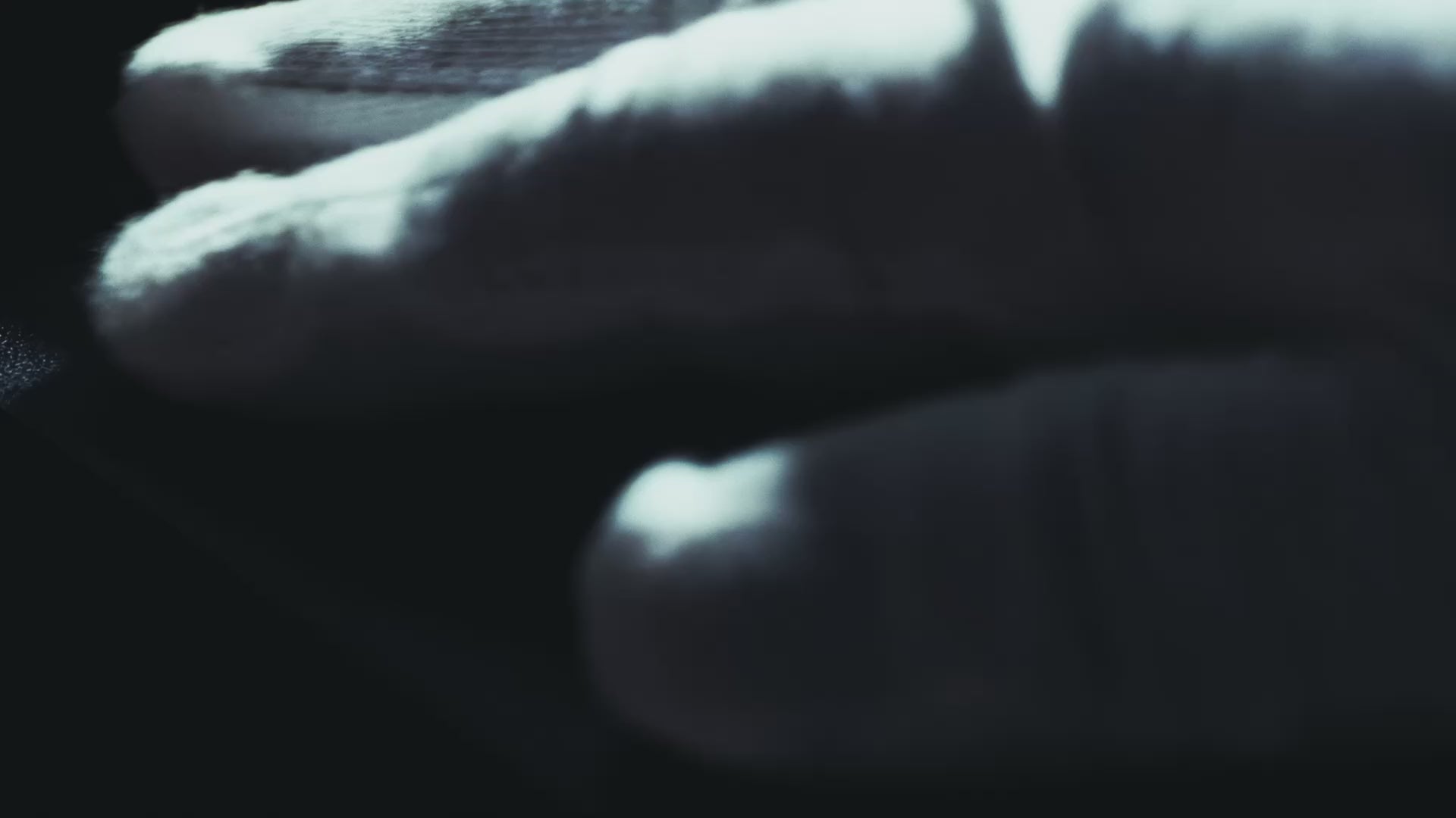 Load video: Edifier